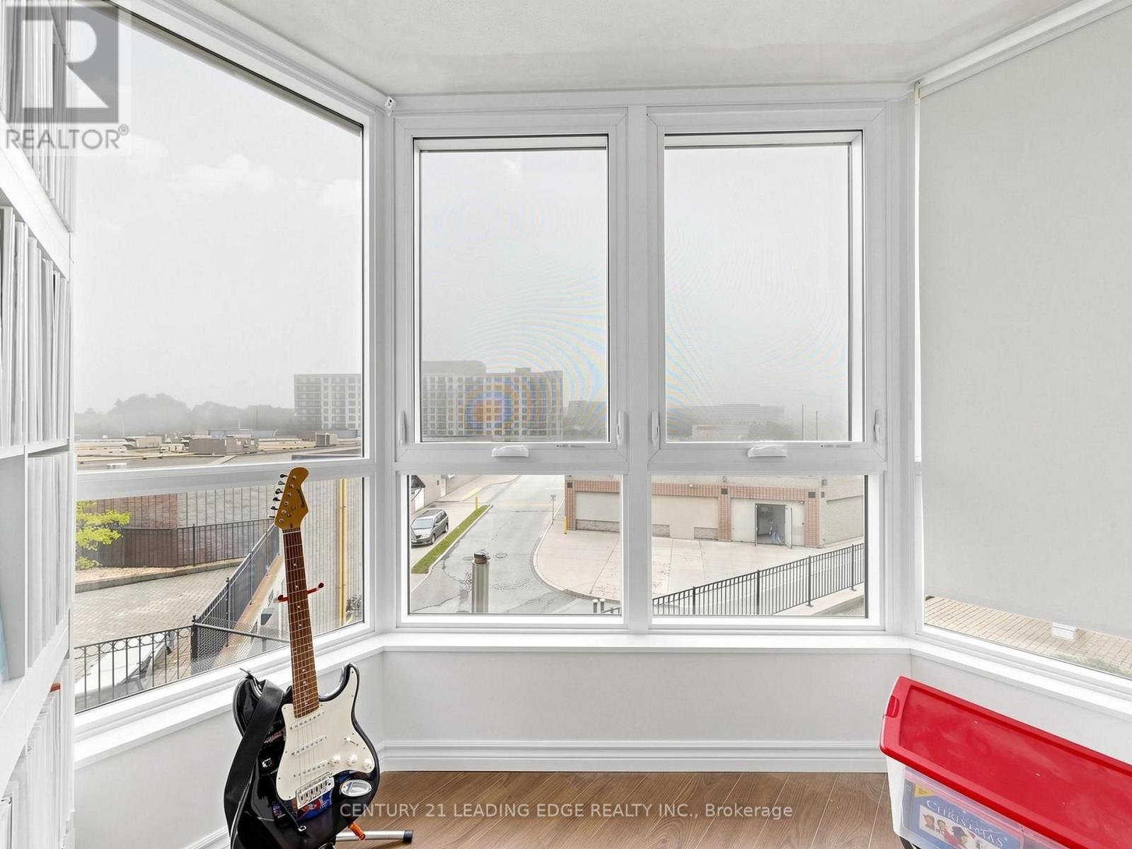 #204 3231 EGLINTON AVENUE E - 22