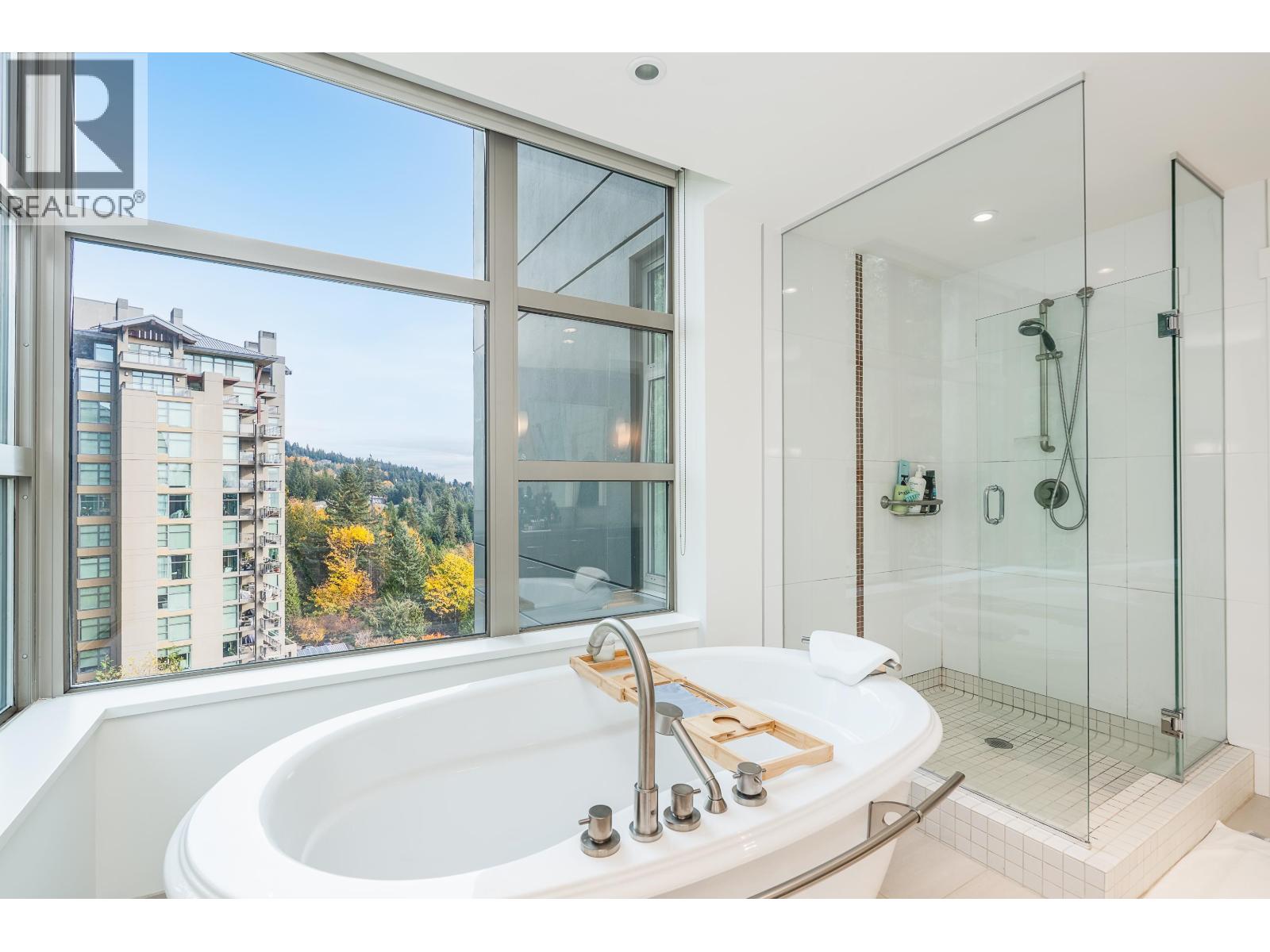 1101 3335 CYPRESS PLACE, West Vancouver