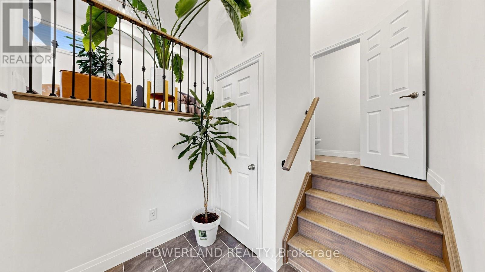259 DUNDAS WAY - 10