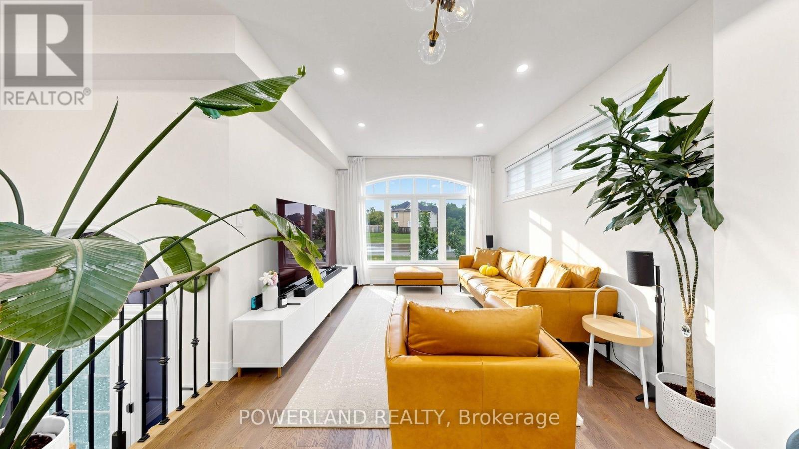 259 DUNDAS WAY - 2