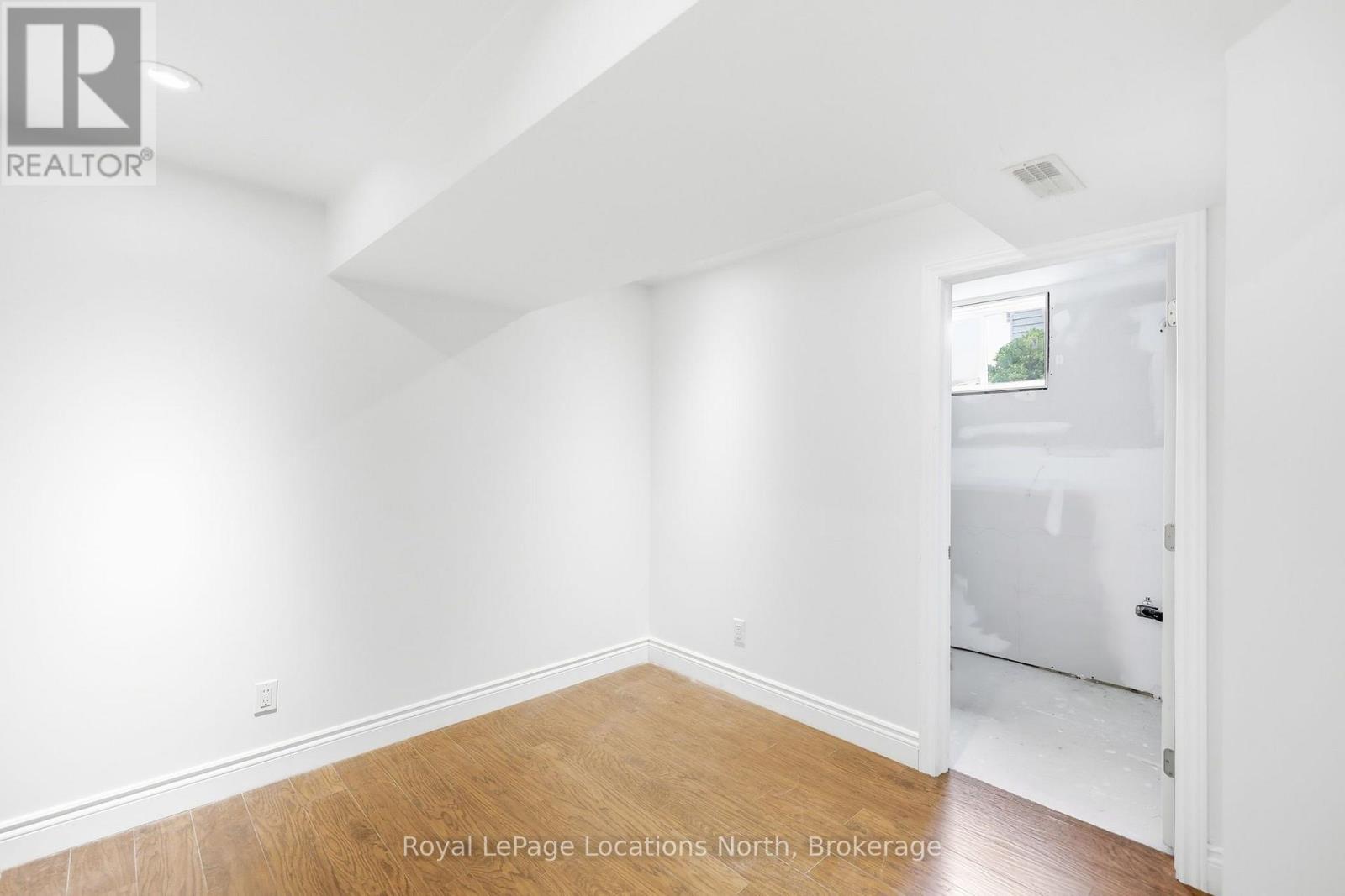 15 CLARK STREET - 28