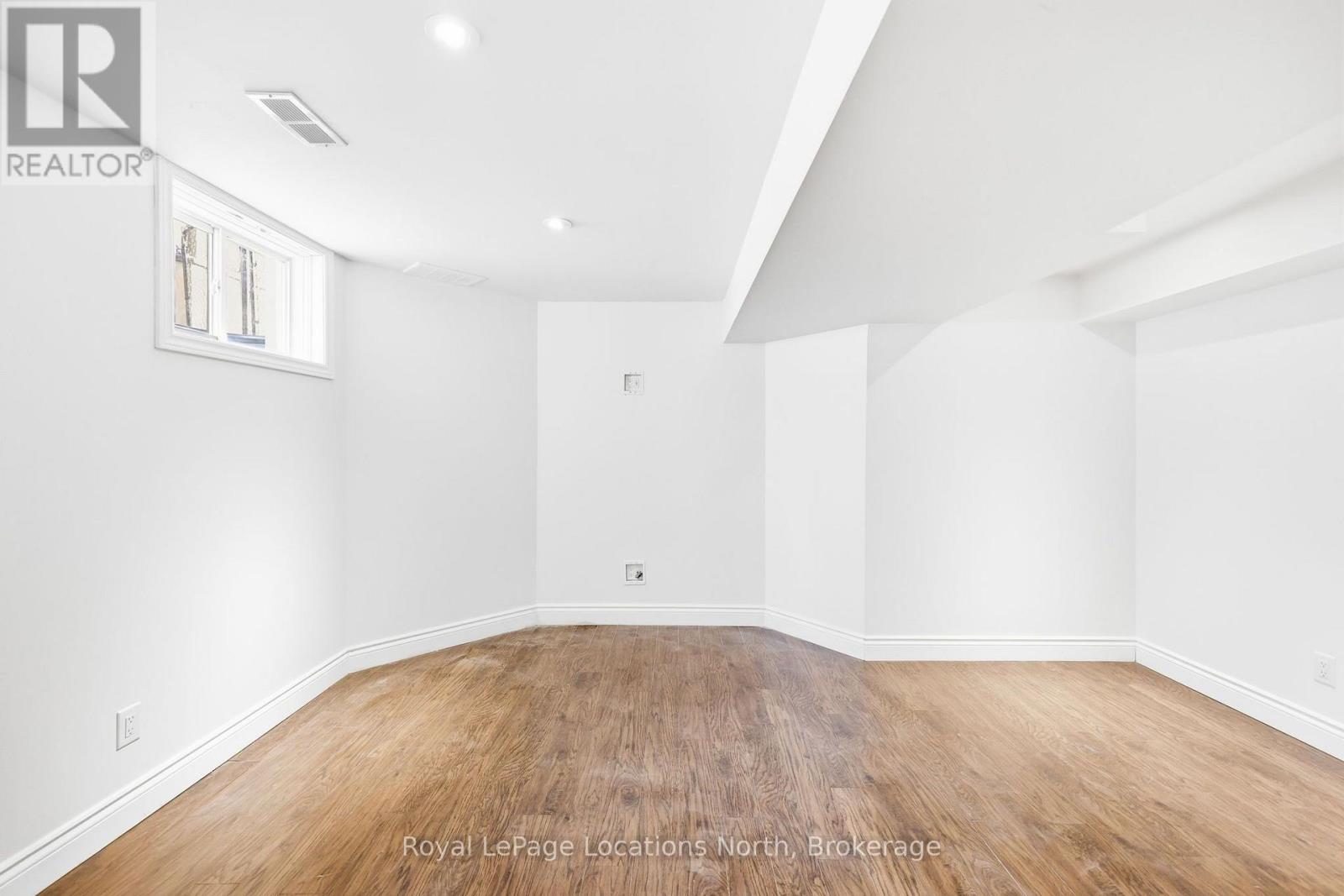 15 CLARK STREET - Image 31