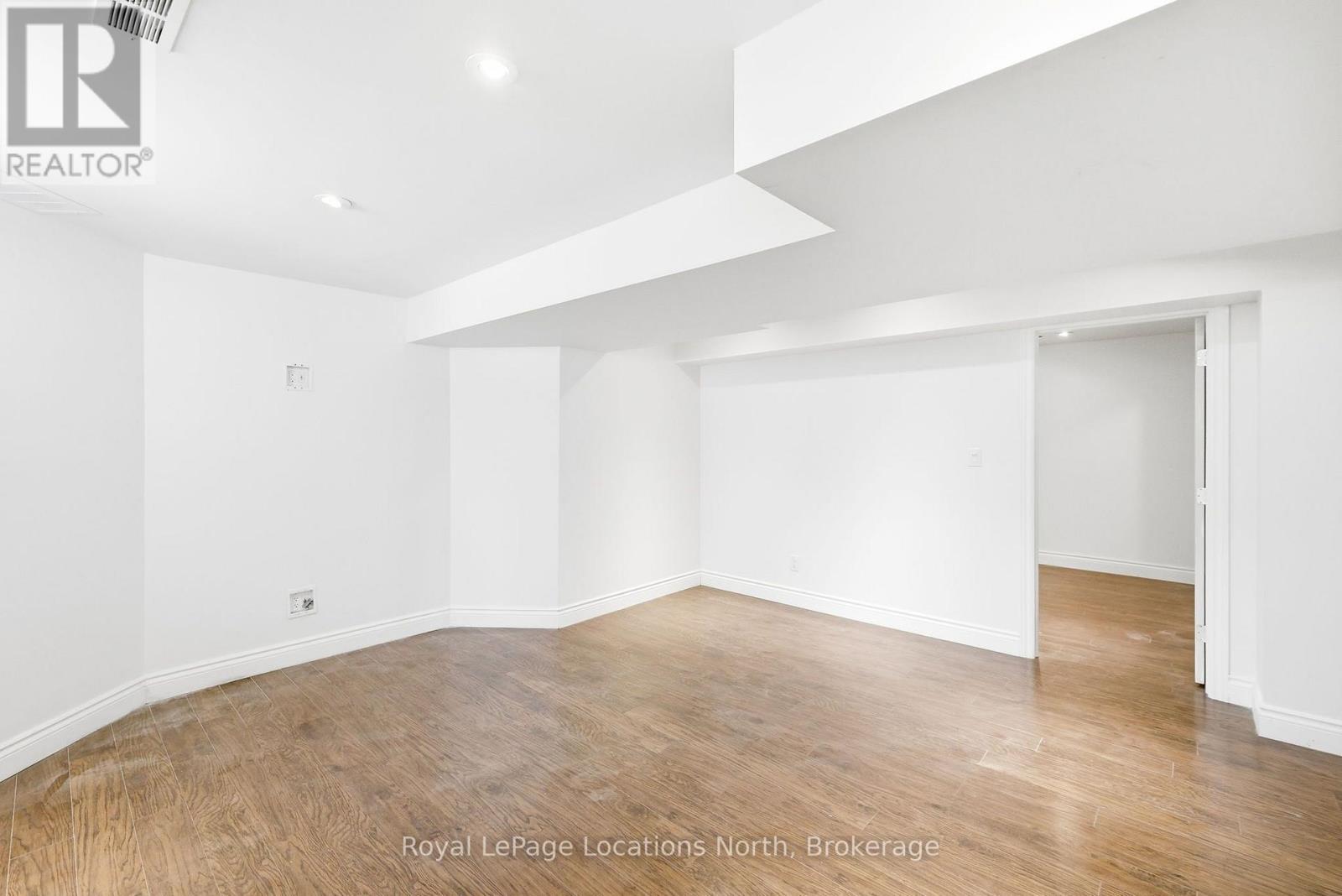15 CLARK STREET - Image 32