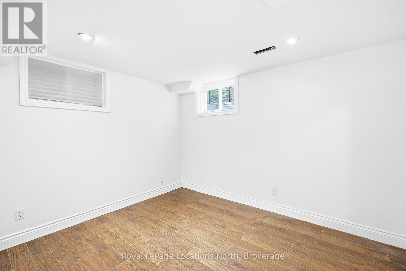 15 CLARK STREET - Image 33