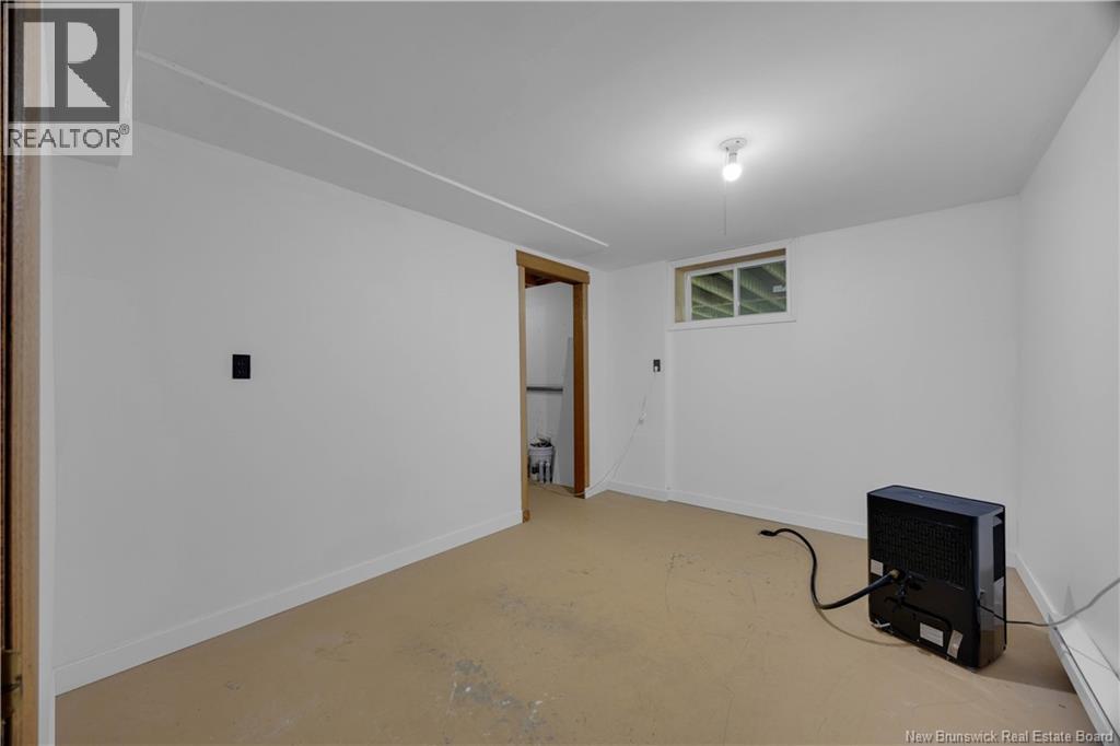 18 Delmar Crescent - 33
