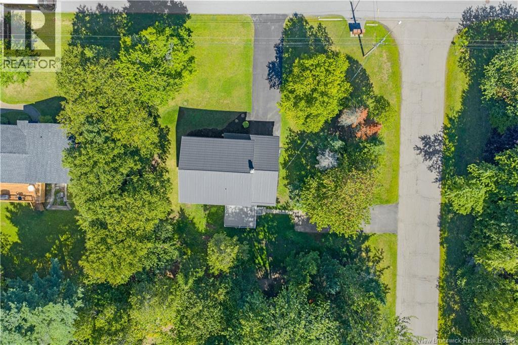 18 Delmar Crescent - 42