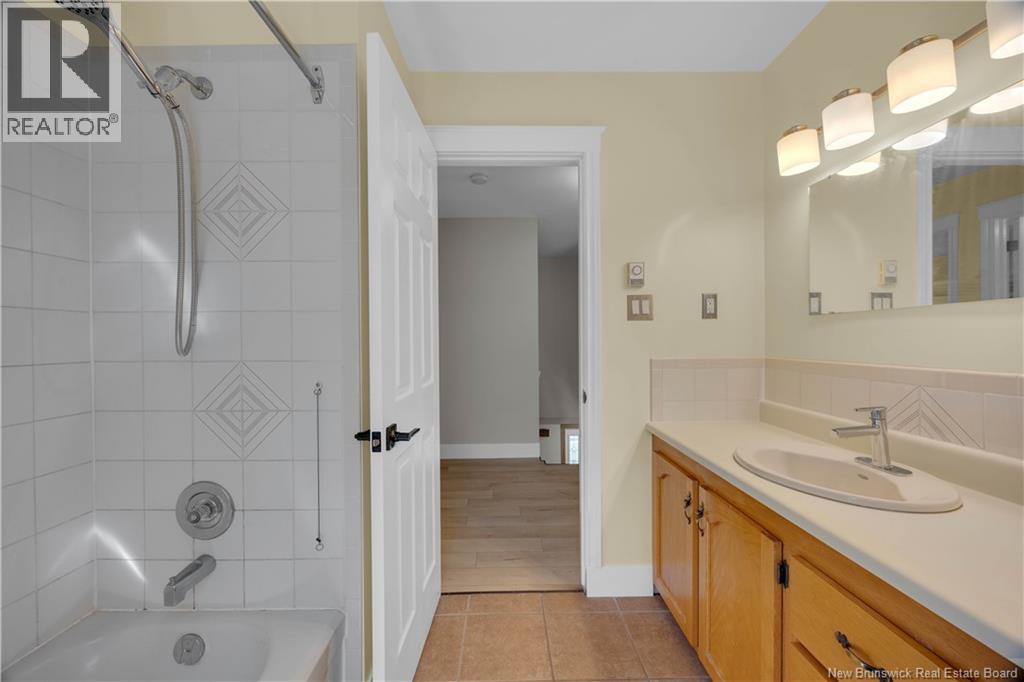 18 Delmar Crescent - 23