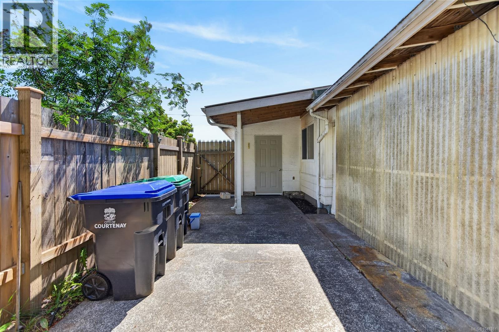 2068 4th St E - Image 42