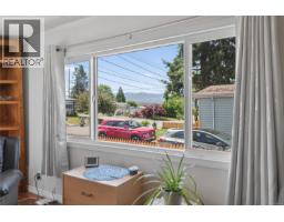 Bedroom - 2068 4th St E, Courtenay, BC V9N6V8 Photo 7