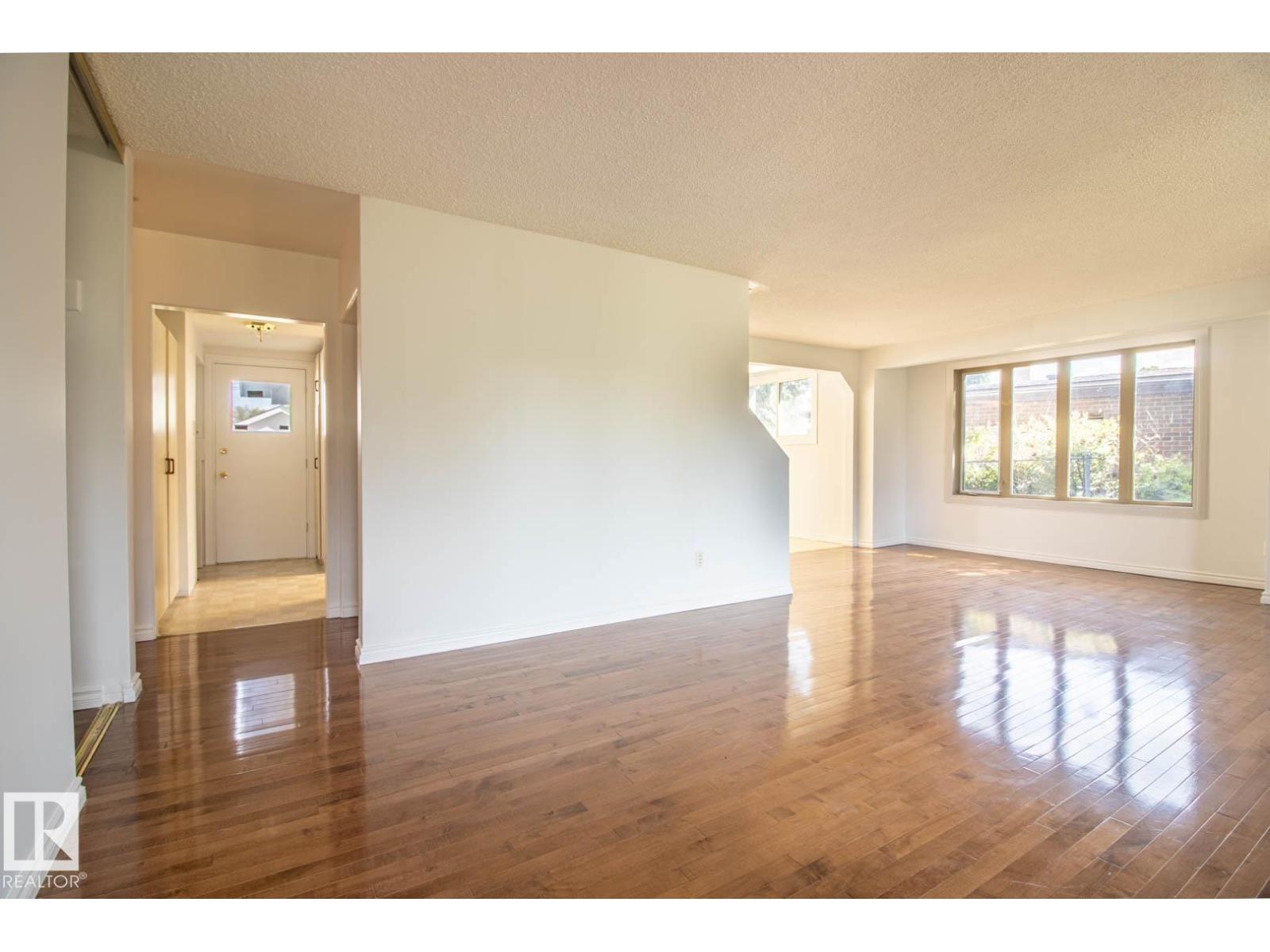 6804 102A AV NW - 4