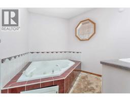 Living room - 27556 Township Road 372, Rural Red Deer County, AB T4G0M5 Photo 19