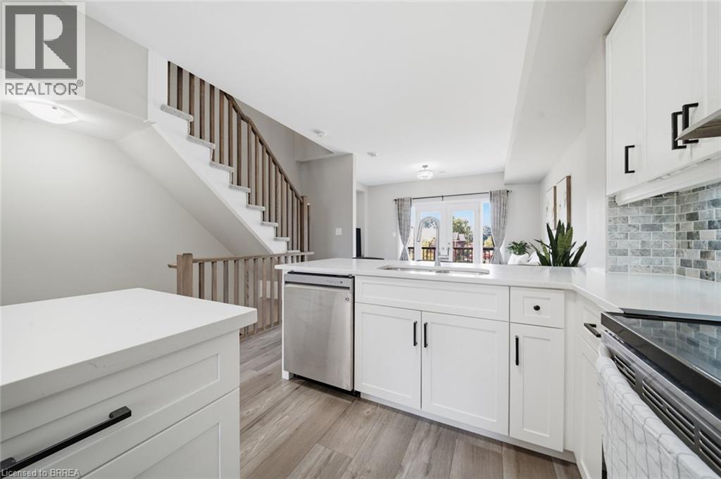 #46 720 GREY Street - Image 12
