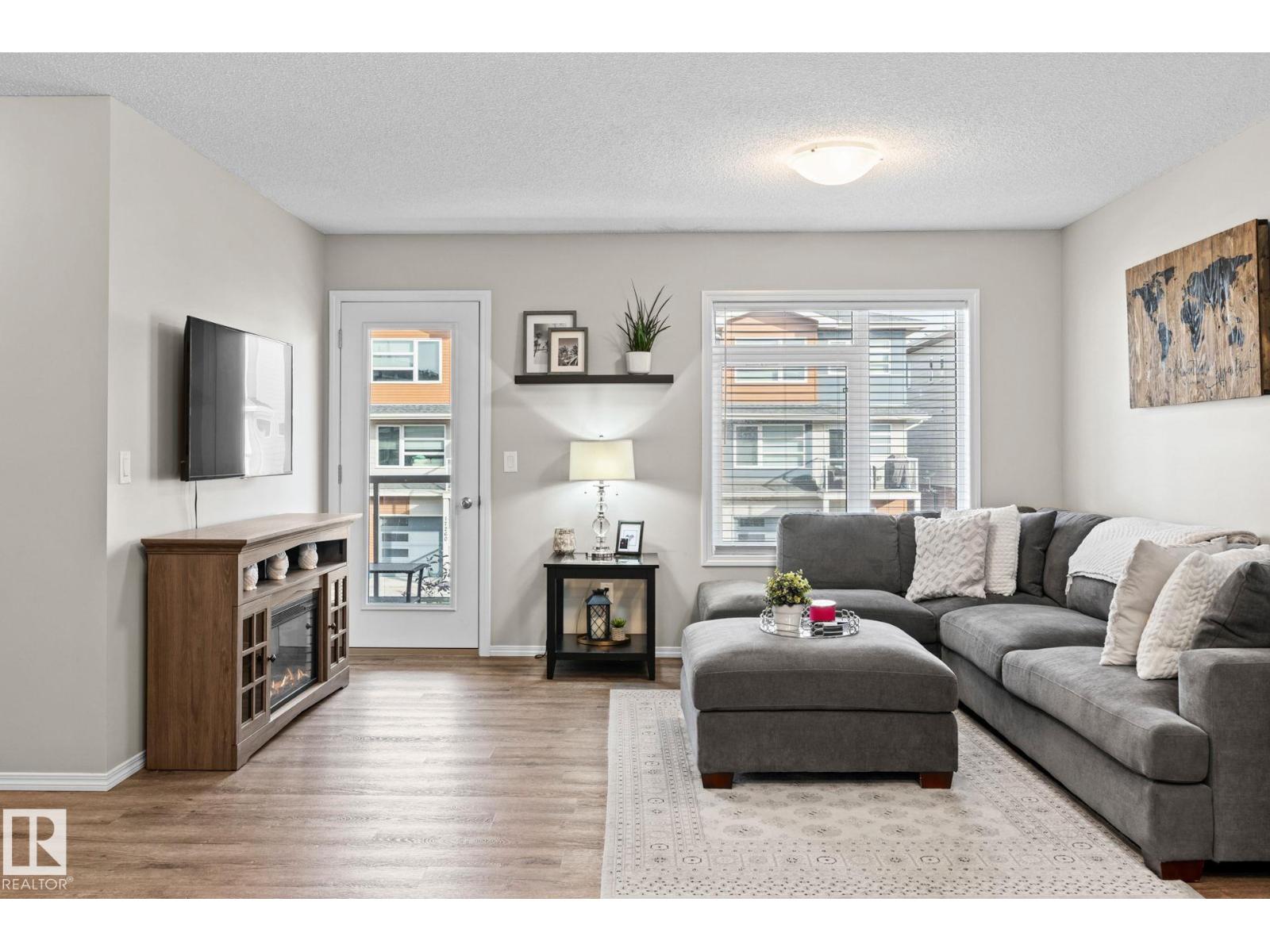 17253 9A AV SW - 6