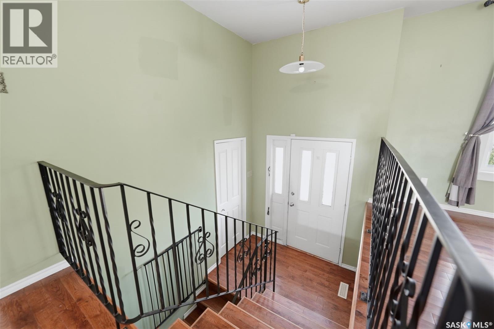 546 Guelph CRESCENT - Image 3
