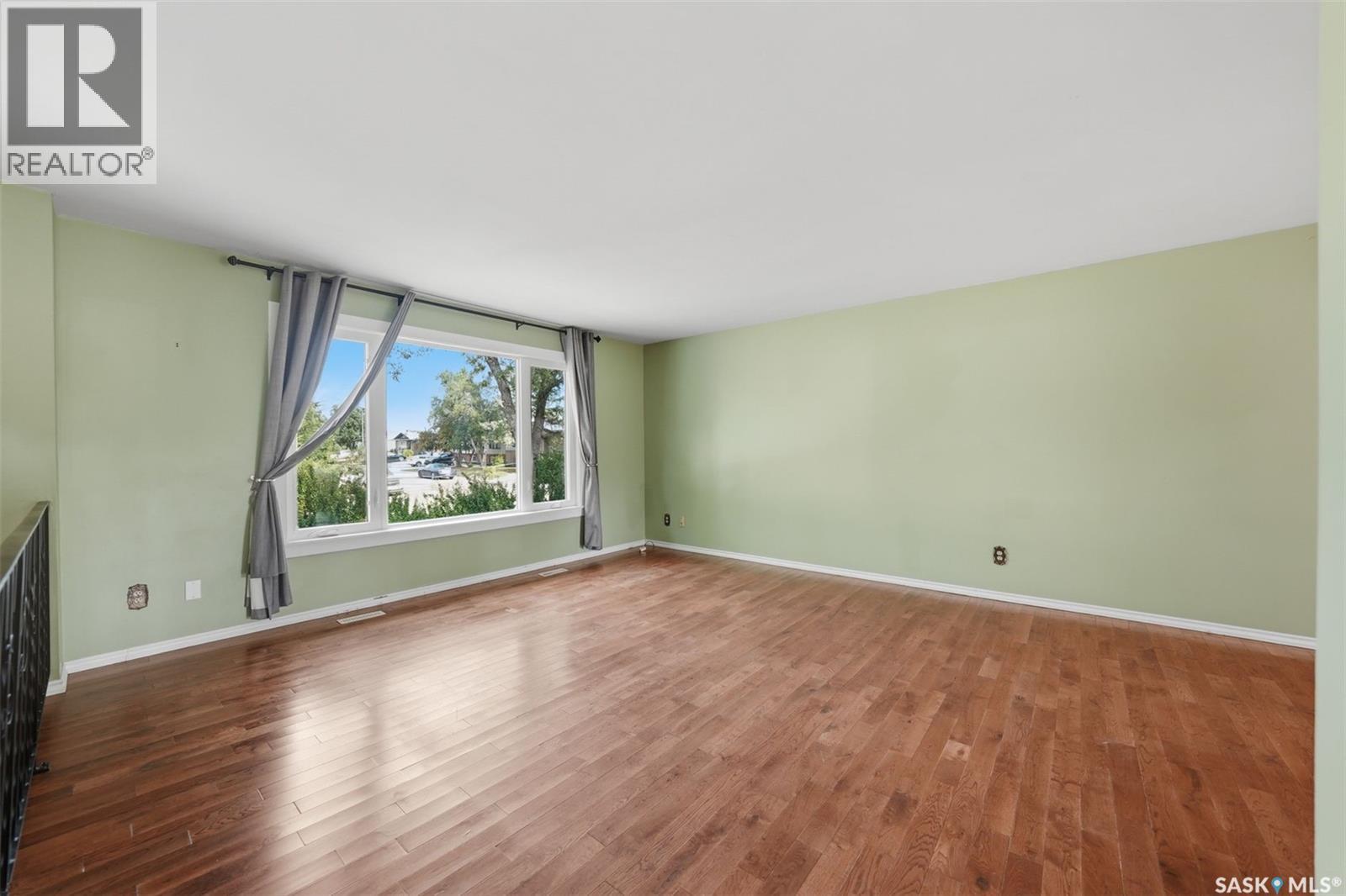 546 Guelph CRESCENT - 4
