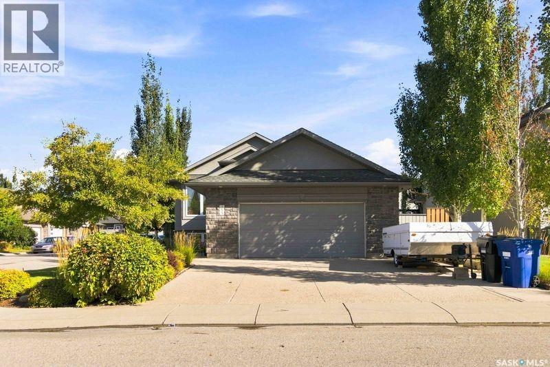 755 Sutter CRESCENT - 1