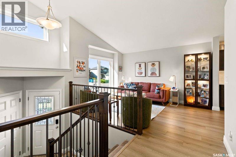 755 Sutter CRESCENT - 3
