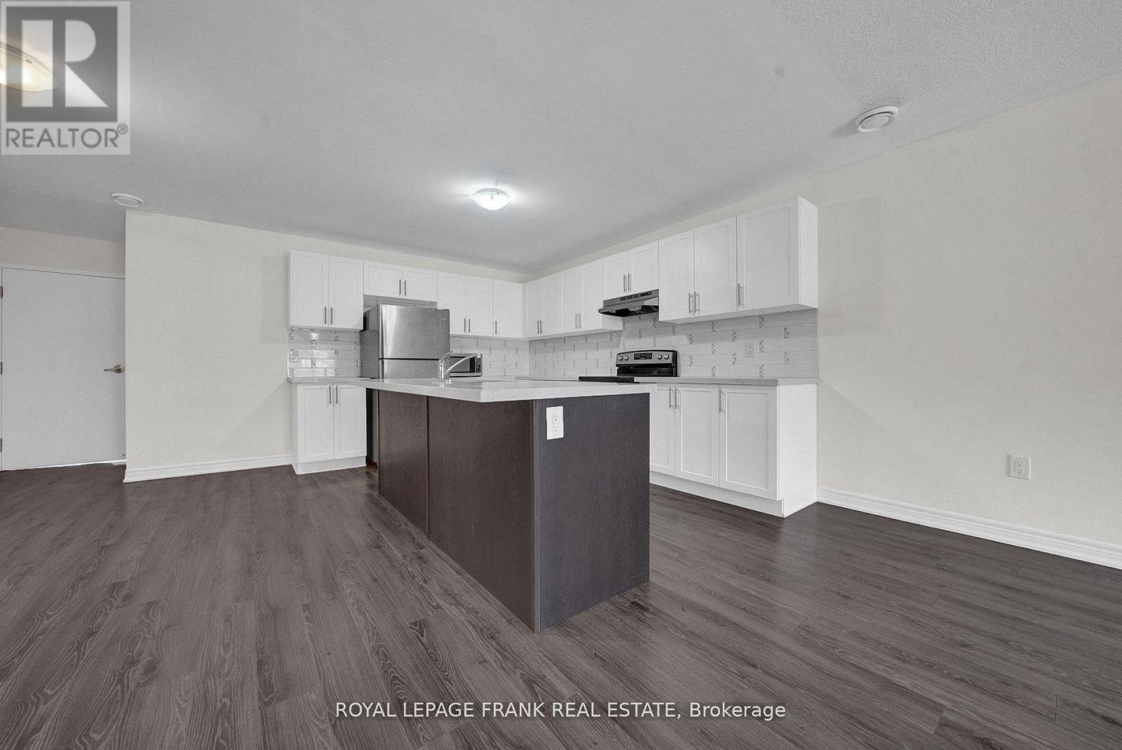 402 OLIVE AVENUE - 8