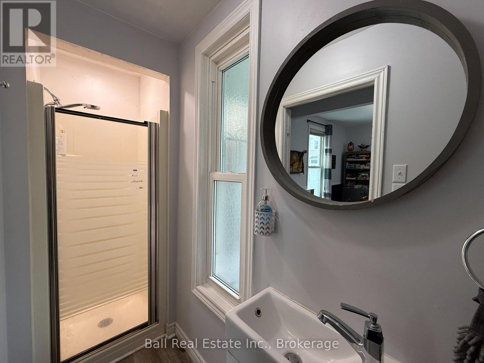 22 OAK STREET - Image 23