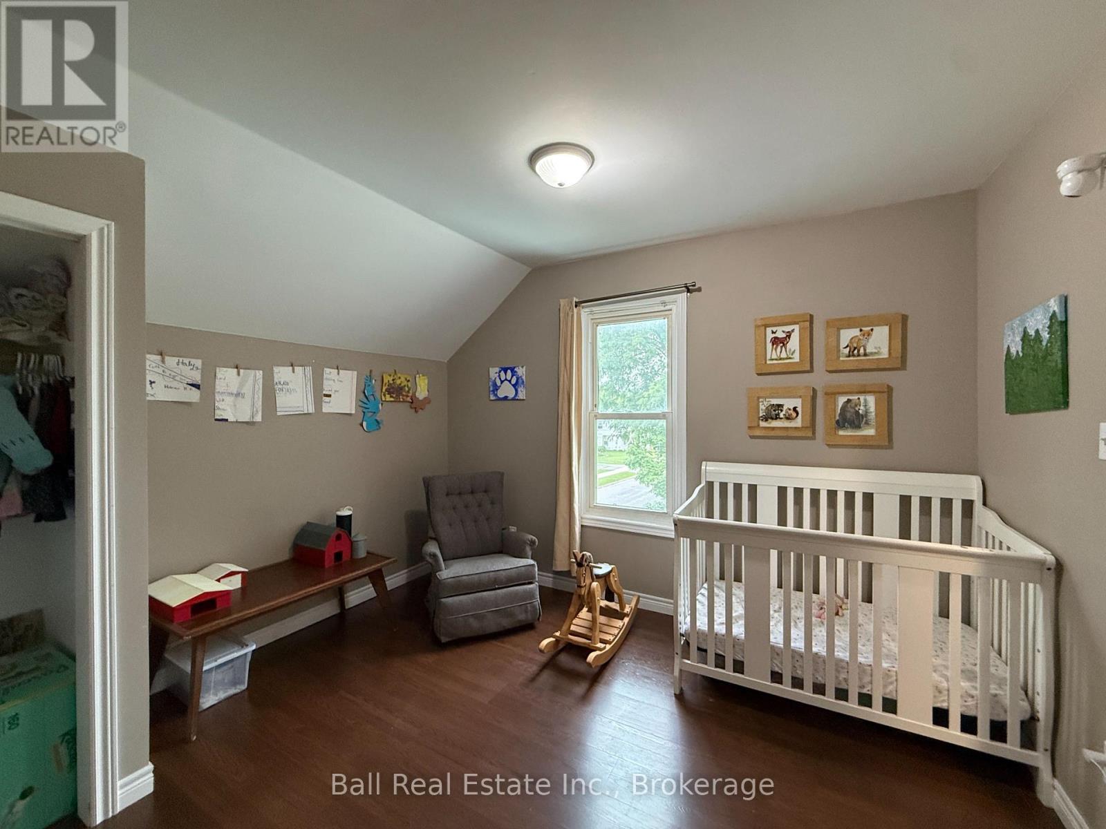 22 OAK STREET - 28