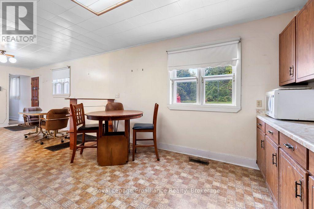 294 MOIRA STREET E - 12
