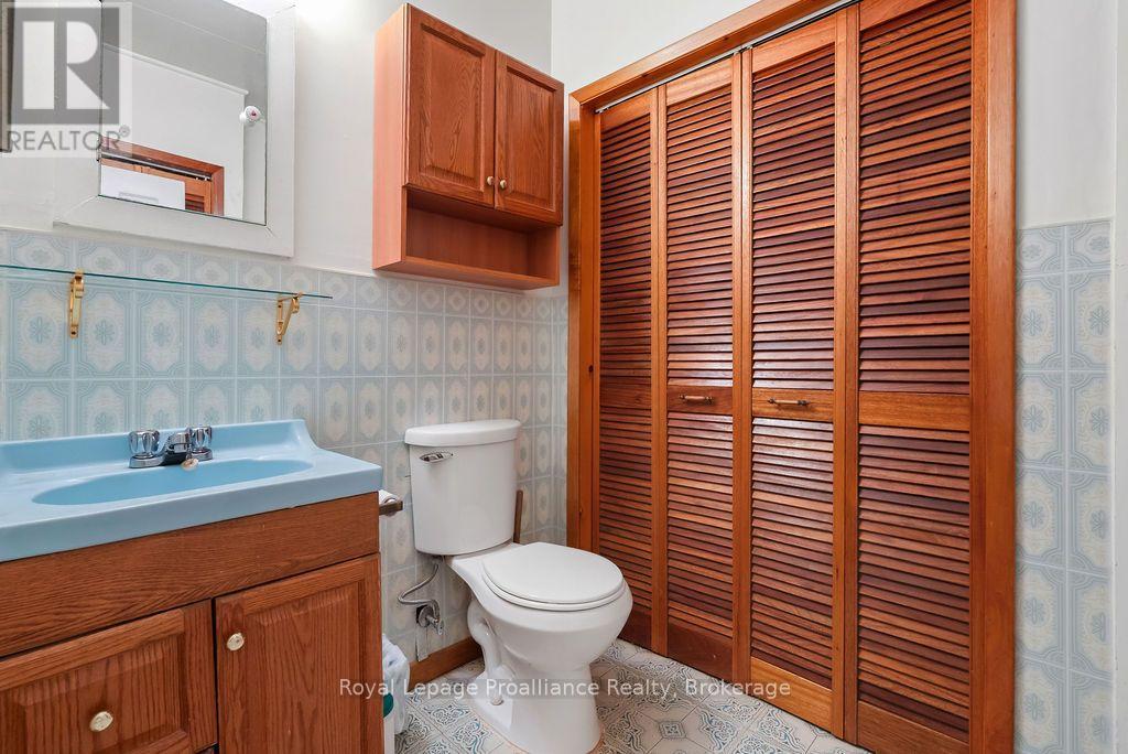 294 MOIRA STREET E - Image 19