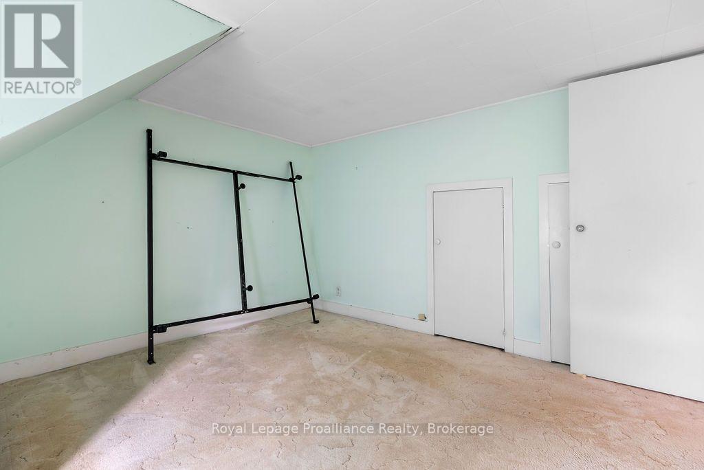 294 MOIRA STREET E - Image 29