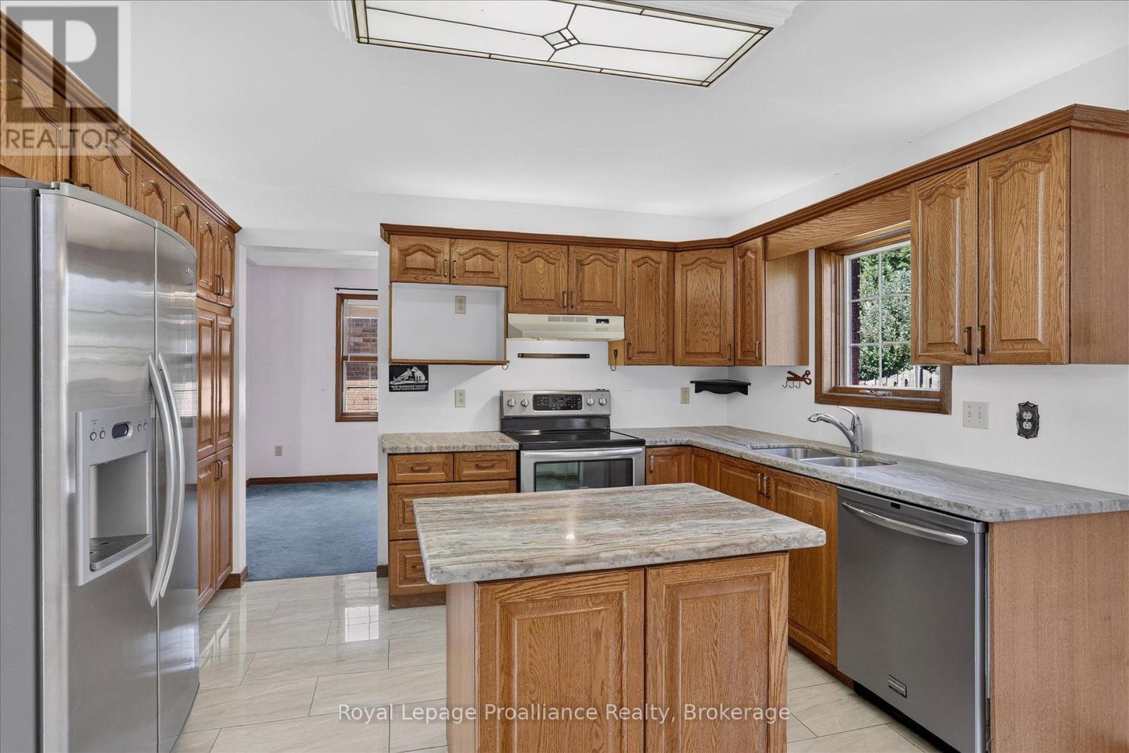 1664 FORSTER AVENUE - 12
