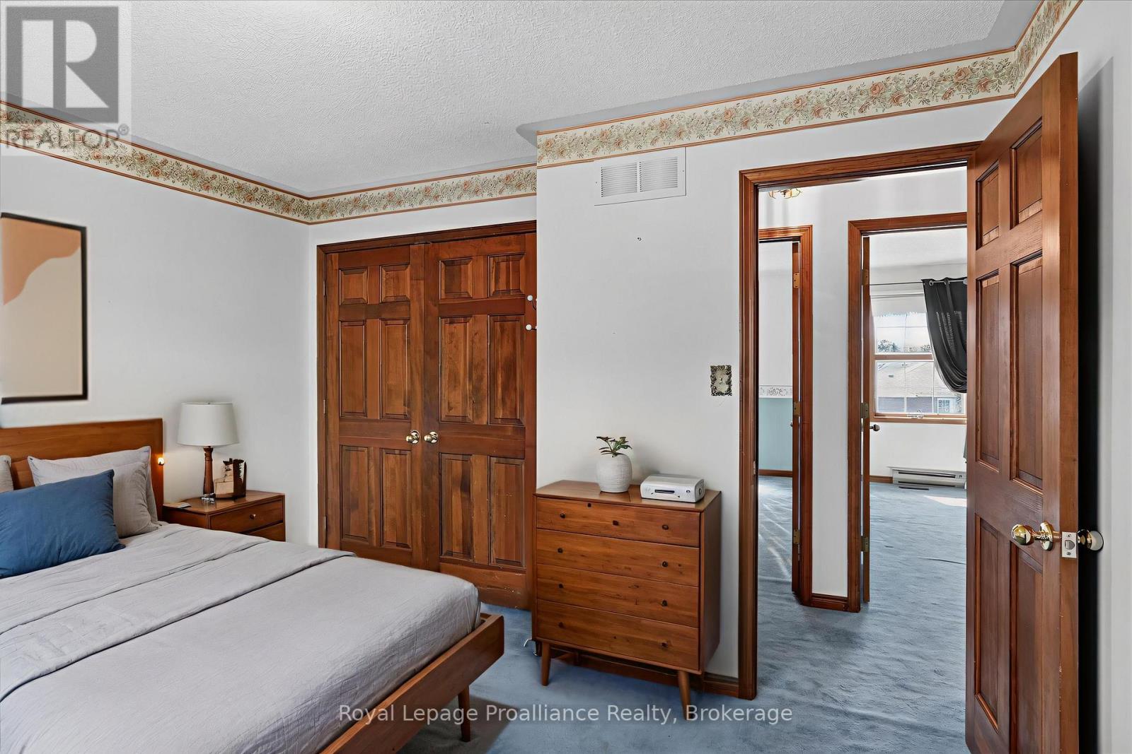 1664 FORSTER AVENUE - 28