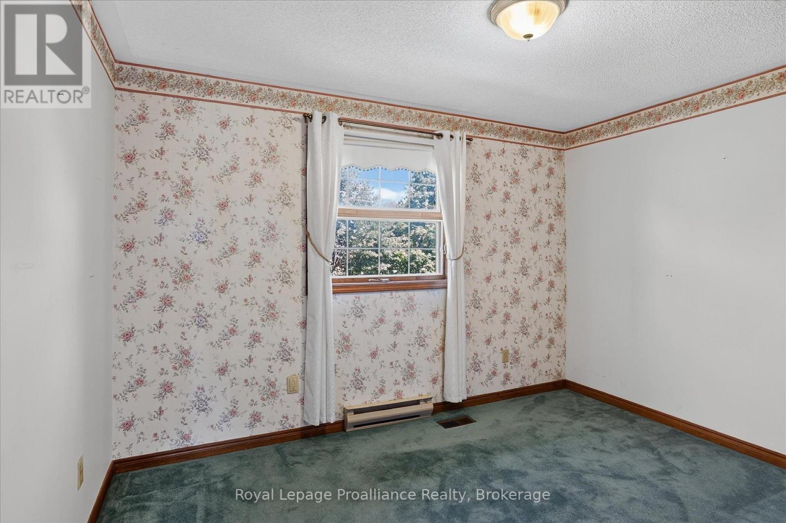 1664 FORSTER AVENUE - 29
