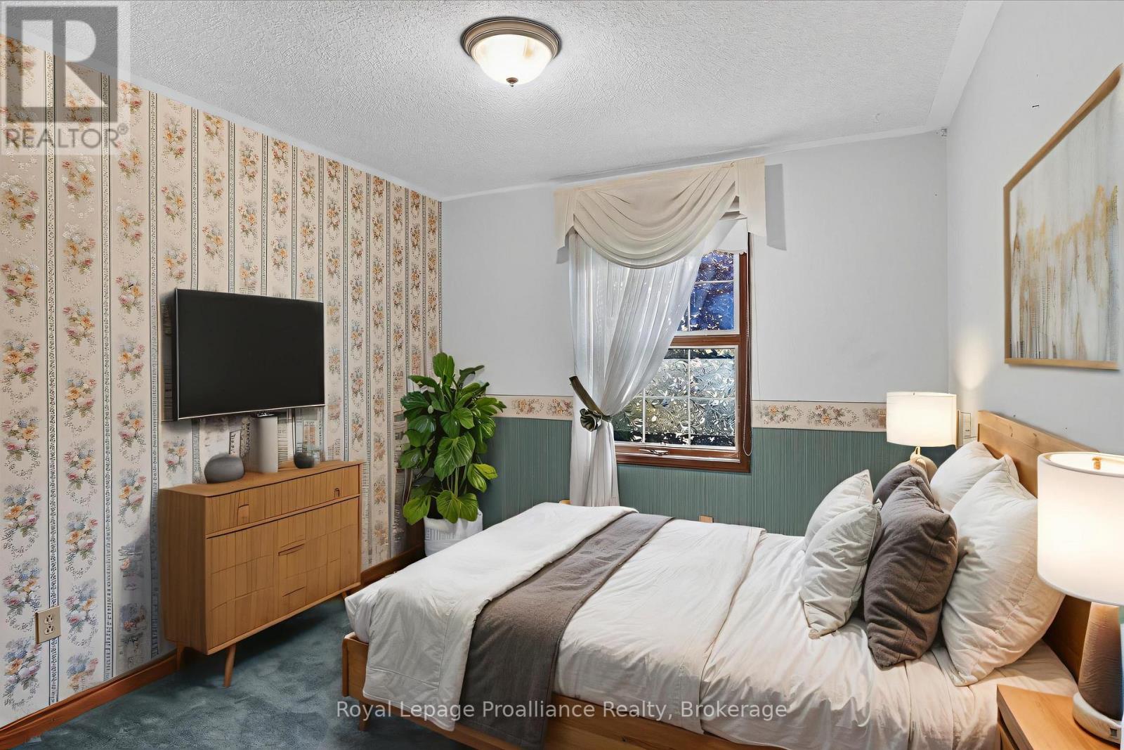 1664 FORSTER AVENUE - Image 31