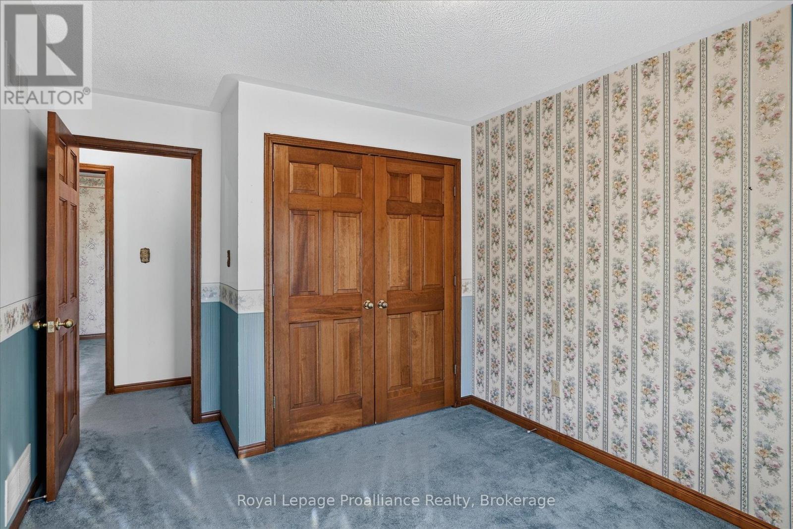 1664 FORSTER AVENUE - 34
