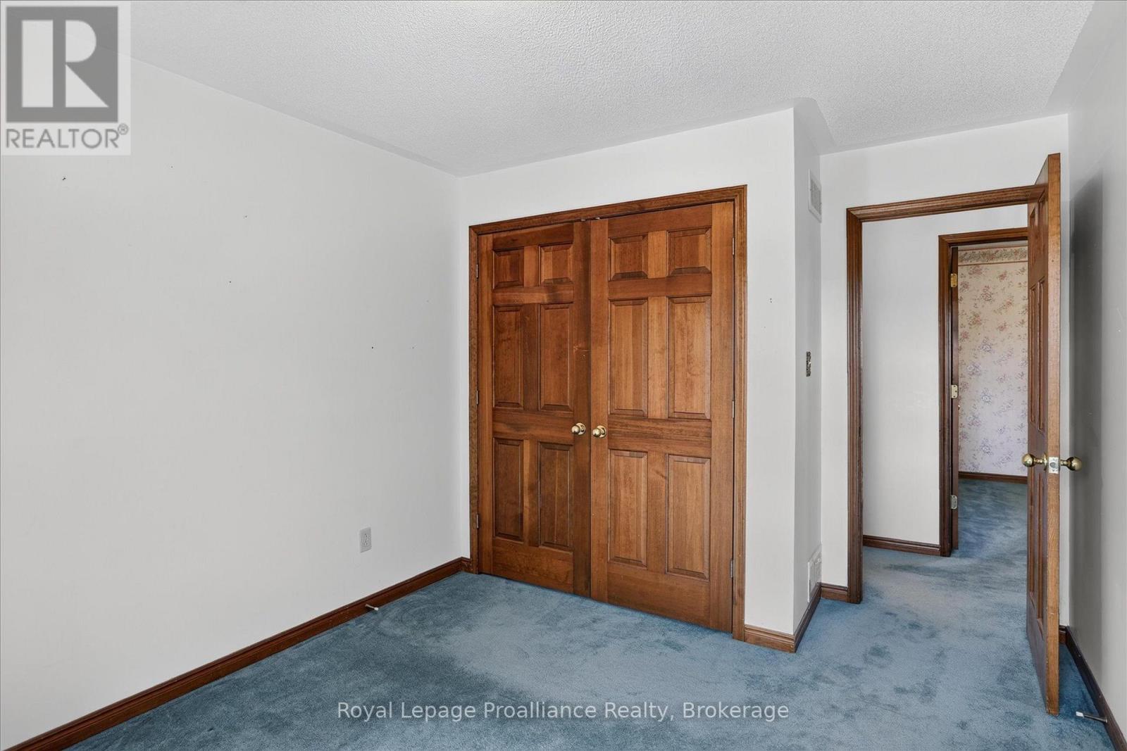 1664 FORSTER AVENUE - 39