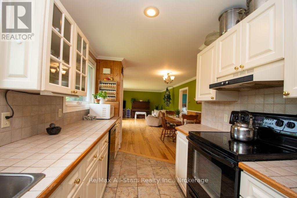 1571 ELM TREE ROAD - 12