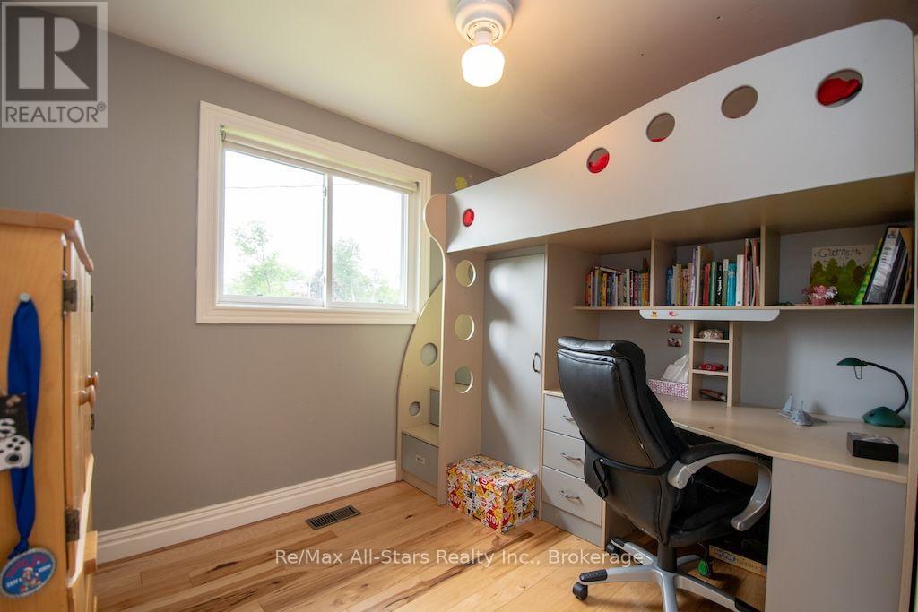 1571 ELM TREE ROAD - 18