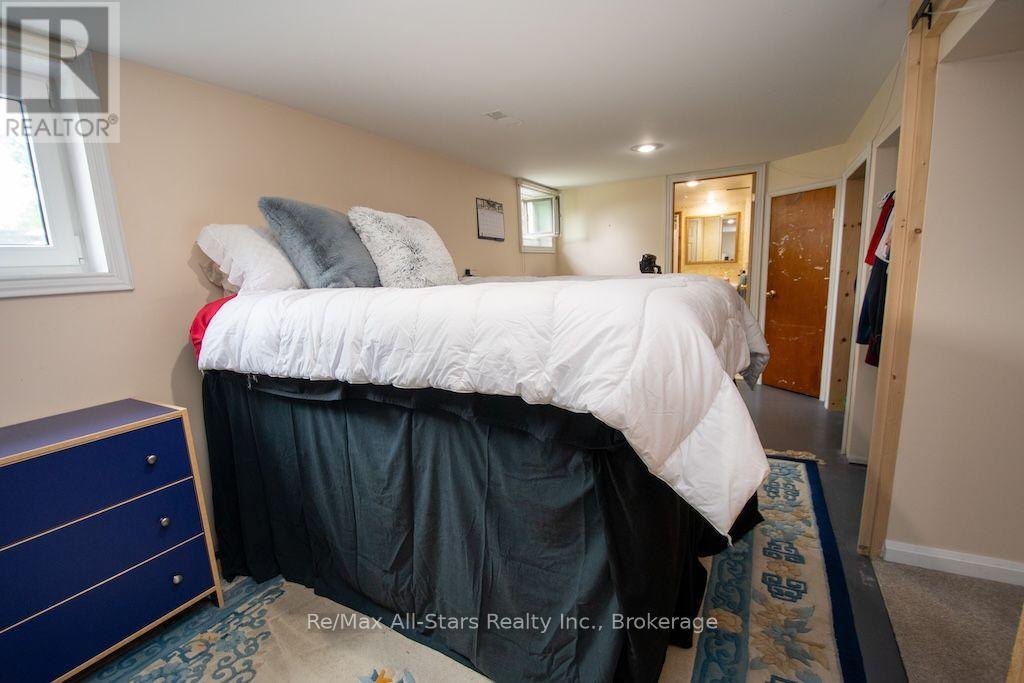 1571 ELM TREE ROAD - 21