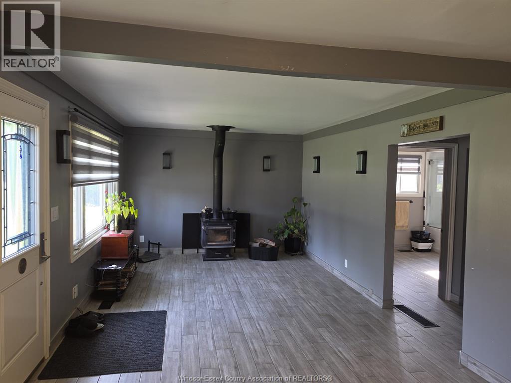 #MAIN 1282 STUART Boulevard, LaSalle, Ontario, N9J1Y4, LaSalle, Ontario — photo 3 of 5