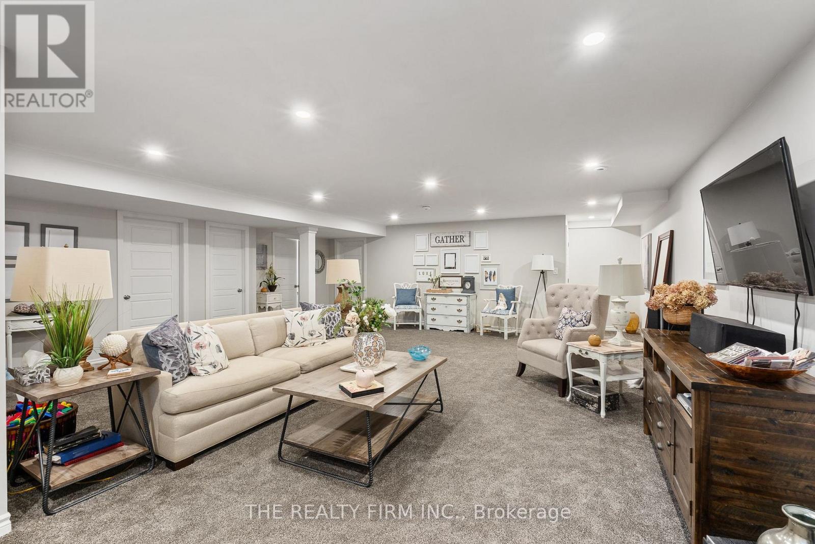 34 ASHBERRY PLACE - 27