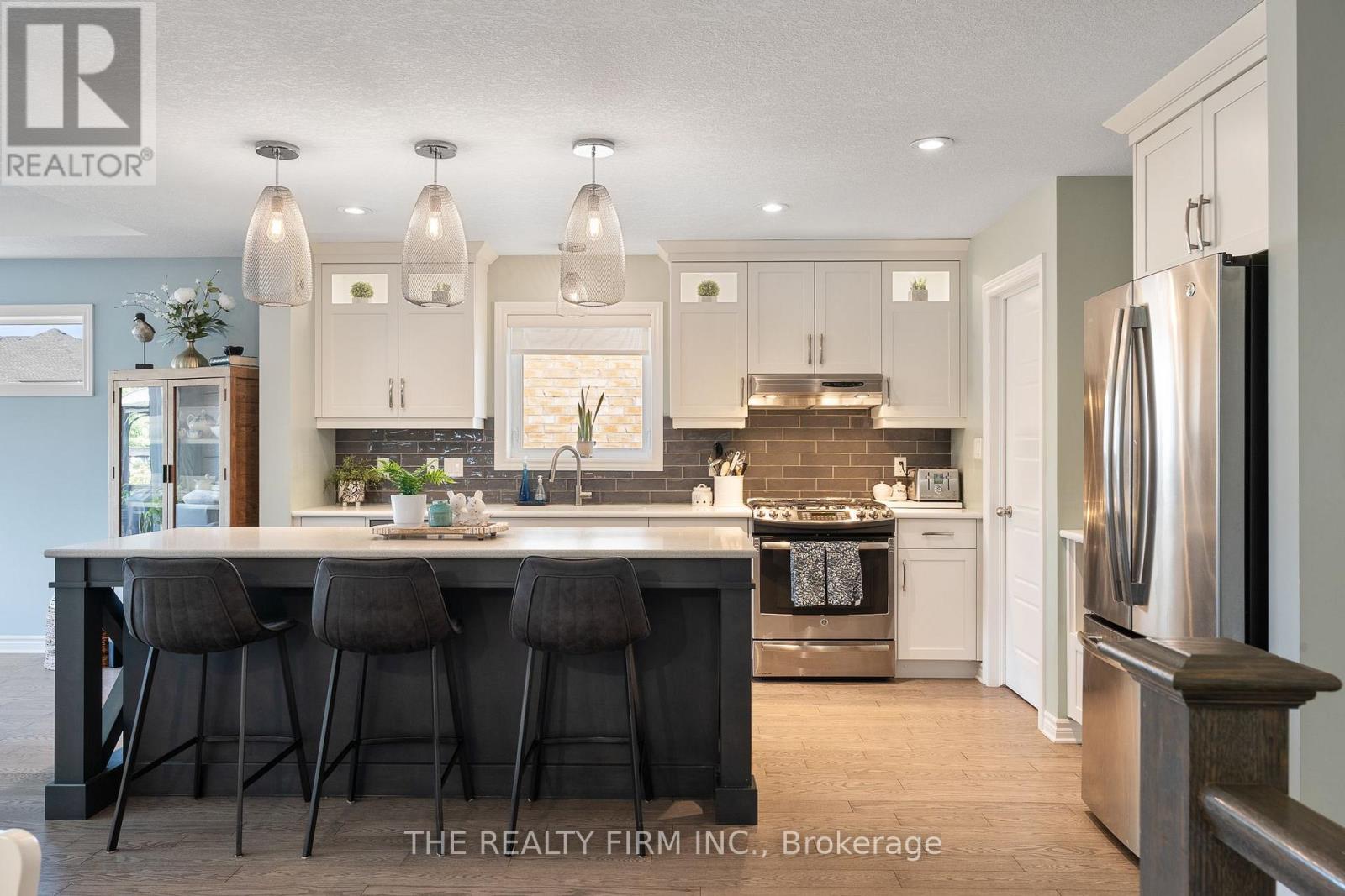 34 ASHBERRY PLACE - 8