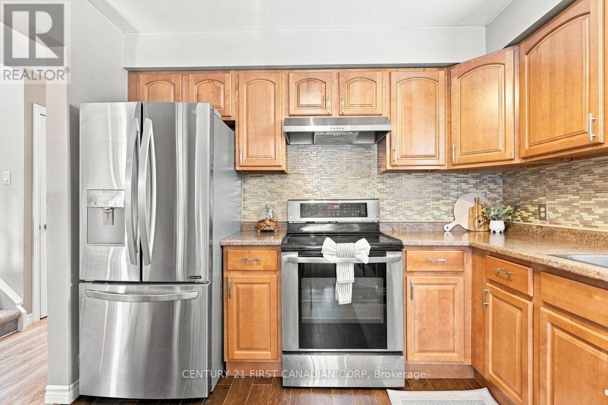 242 MARTINET AVENUE - 16