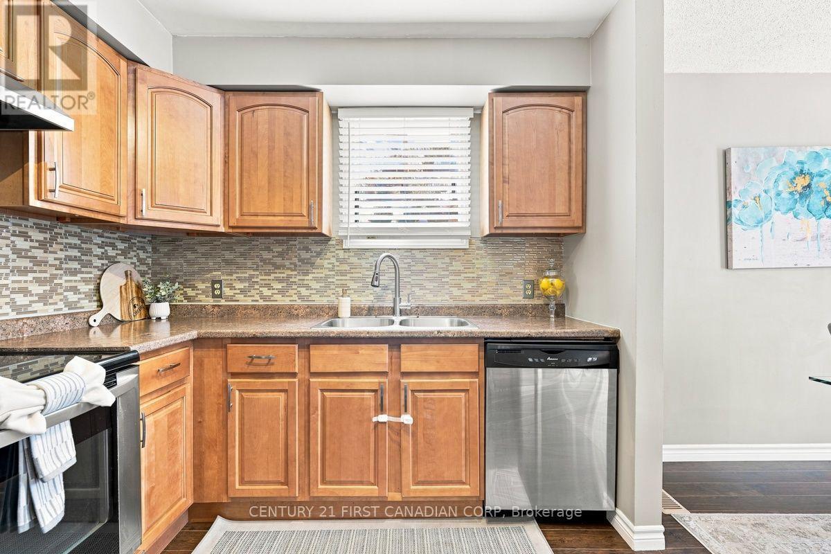 242 MARTINET AVENUE - 17