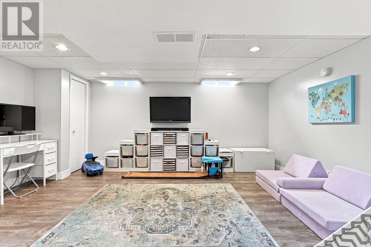 242 MARTINET AVENUE - 31