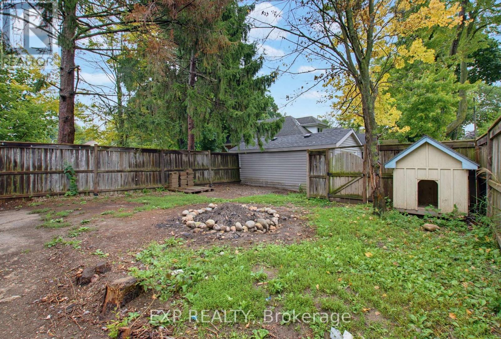 20 BARRINGTON AVENUE - Image 35
