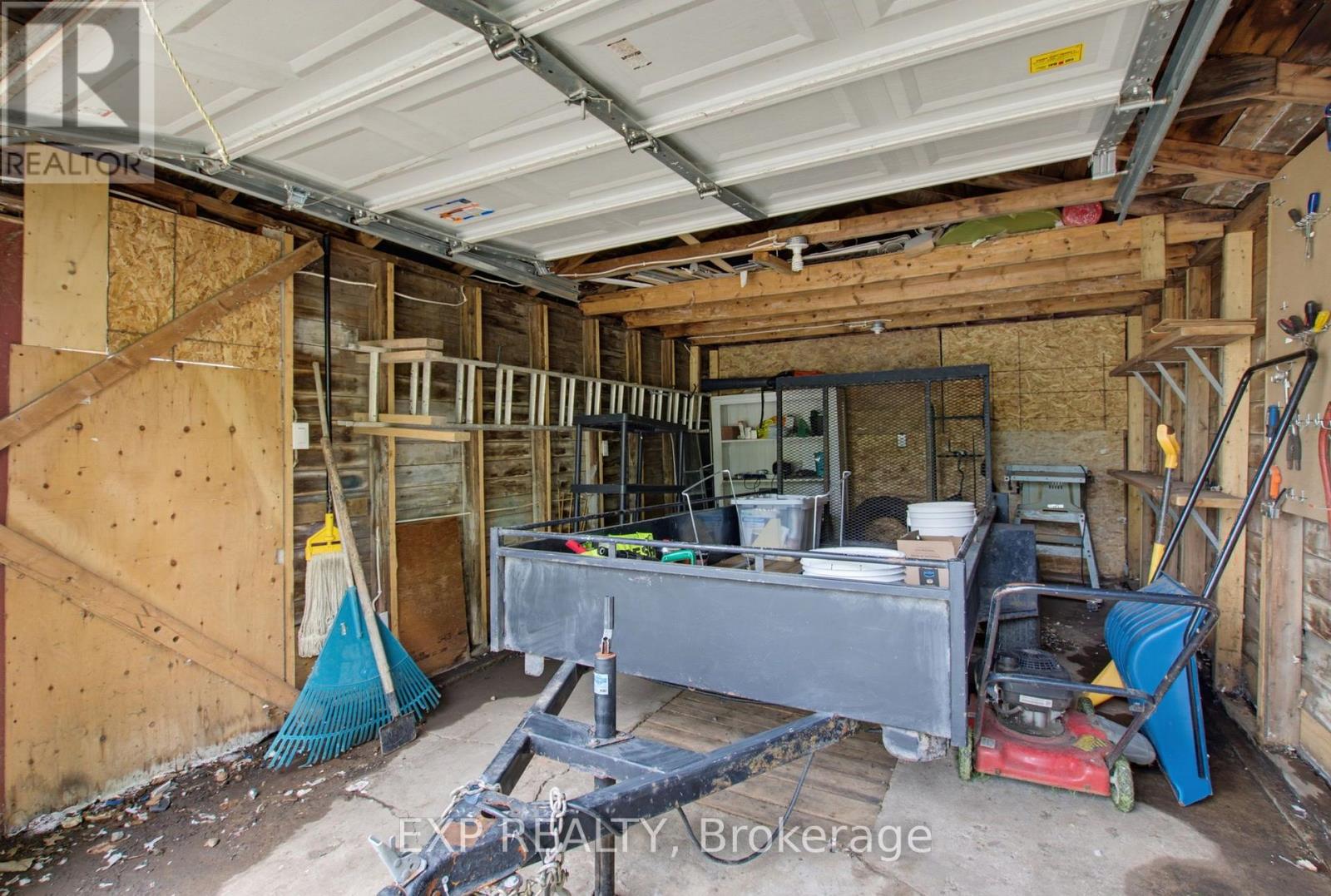 20 BARRINGTON AVENUE - Image 40