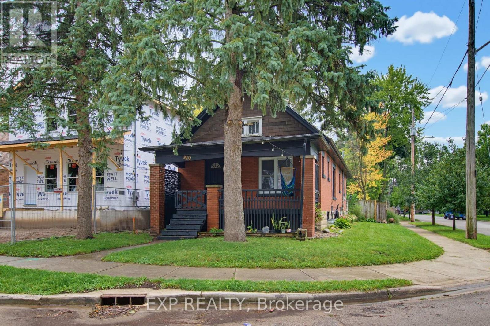 20 BARRINGTON AVENUE - Image 41