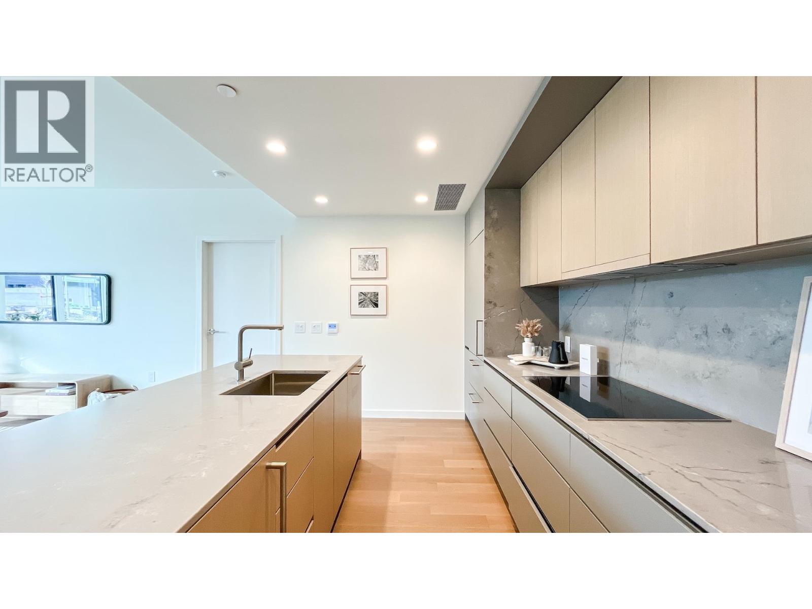102 3963 UPLANDS WAY, West Vancouver — photo 5