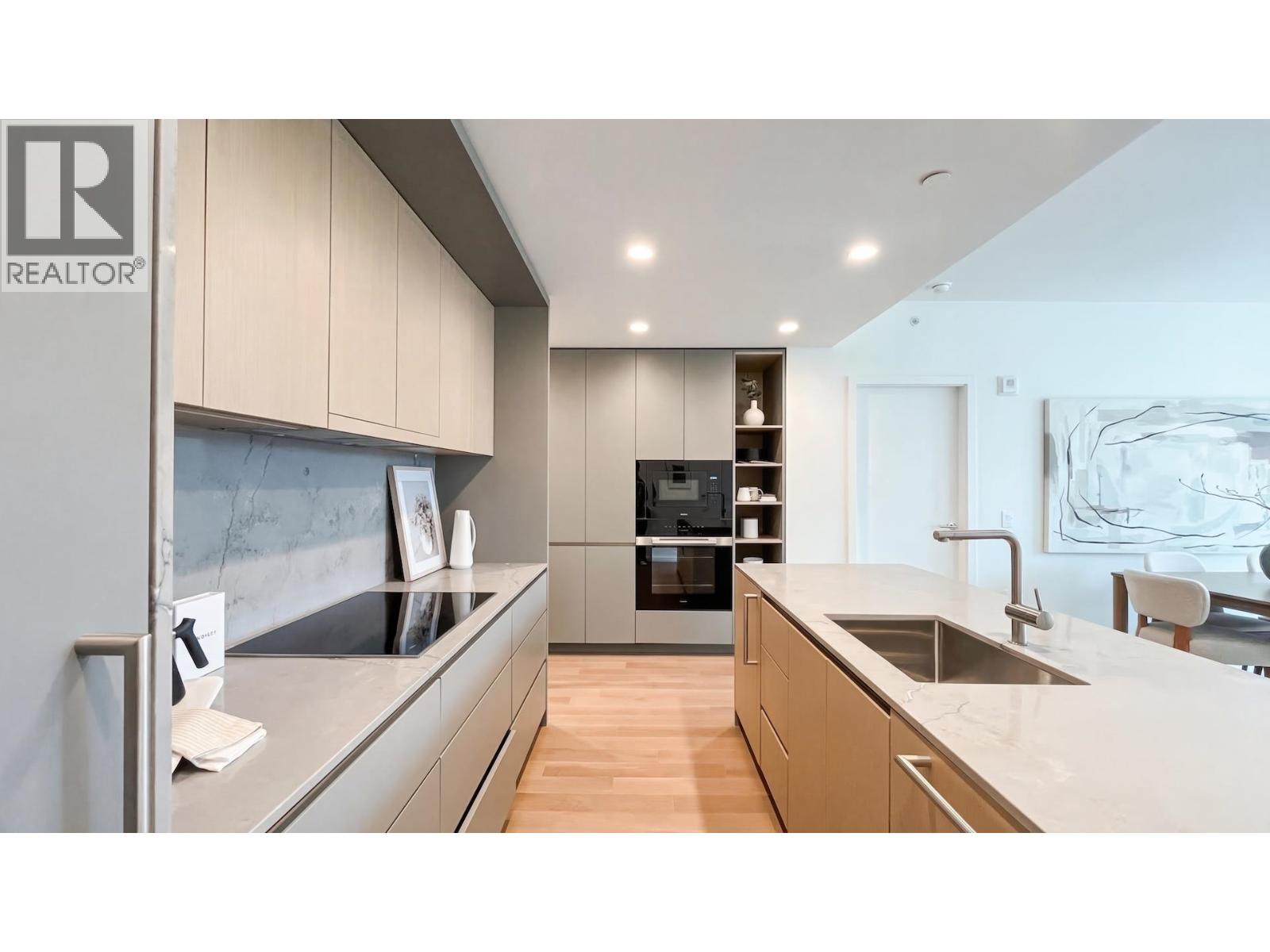 102 3963 UPLANDS WAY, West Vancouver — photo 4