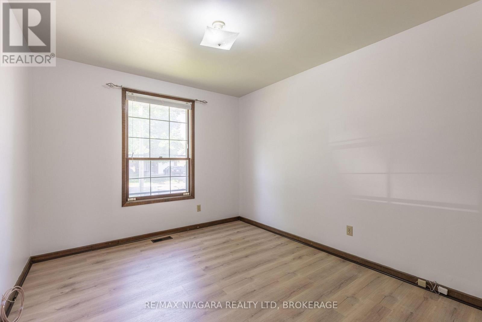 29 GRANADA DRIVE - 13