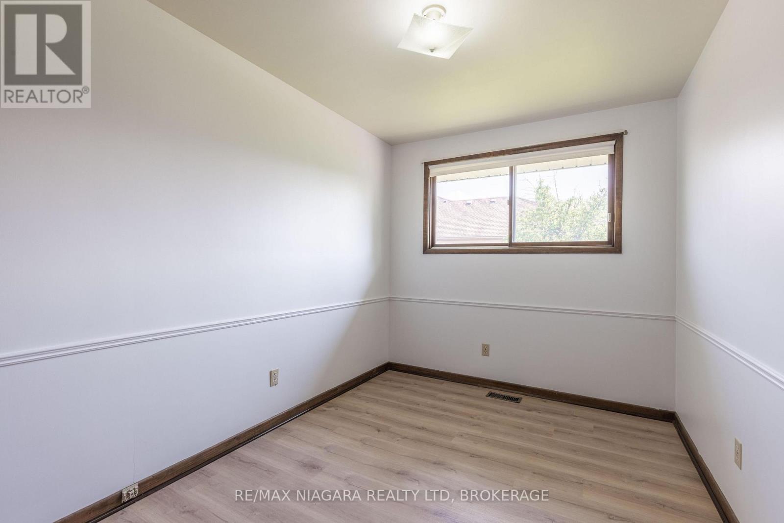 29 GRANADA DRIVE - 14