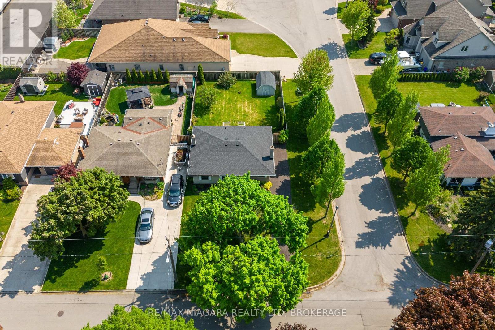 29 GRANADA DRIVE - 22
